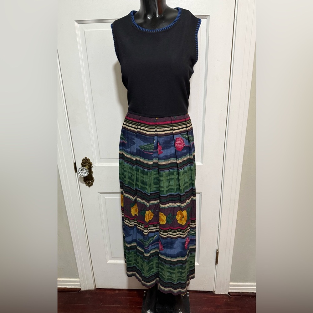 Vintage 1990s Sleeveless Dress Size 12 Floral Pattern Design Womens Long Skirt